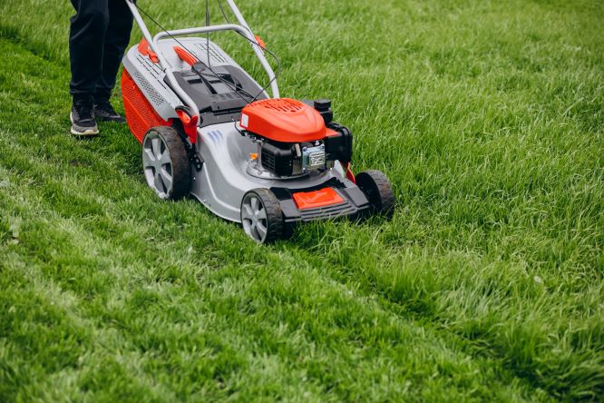 Honda HRC216 K3HX PH commercial lawn mower with heavy-duty steel deck