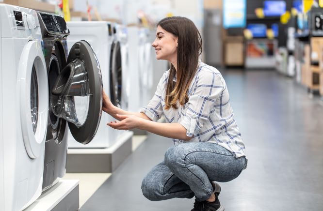 Strafford Appliance Dover NH showroom with refrigerators and washers